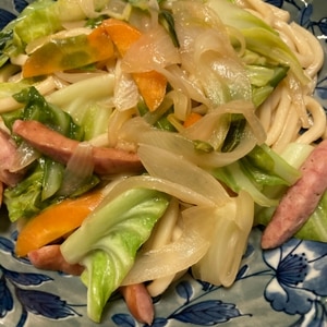 子供が喜ぶ！ウインナー入り焼きうどん